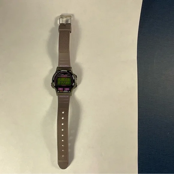 RARE Timex Ironman Triathlon Ladies/Womens Watch Silver/Green Indiglo Vintage Vtg Timex Ironman Triathlon Watch Women 32mm Green Red 8 Lap  main image 2